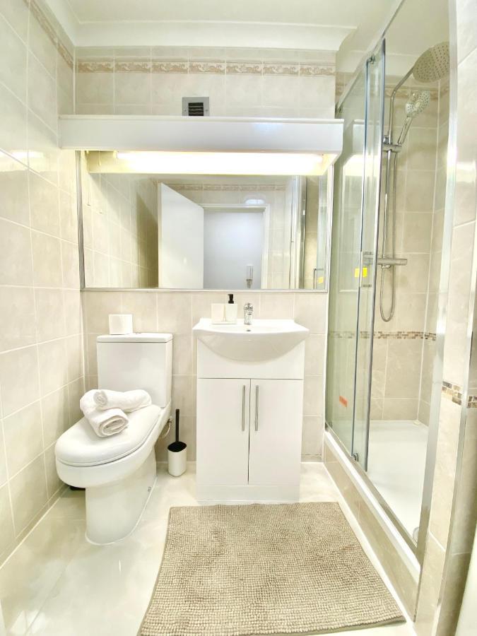 Centrally Located Studio With Balcony And 24-7 Security Apartamento *